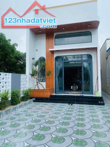 TÔI CẦN BÁN CĂN NHÀ MẶT TIỀN KINH DOANH .GIÁ CHỈ 1 TỶ 8 XX. 3 PHÒNG NGỦ