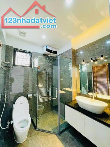 Hàng Nóng Lắm, Nhà TT Pin Văn Điển 55m x 3T, Kinh Doanh, OTO tránh, vỉa hè - 1