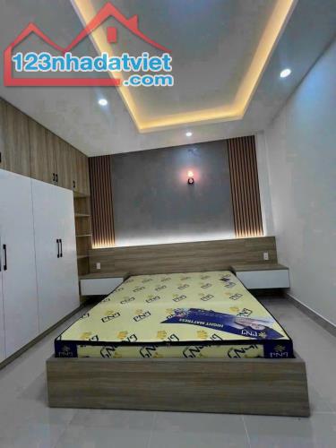 Biệt thự mini (6.7x18m), có sân vườn 80m2. Đường 7m Trương Thị Hoa (TTH07), P. Tân Thới - 4