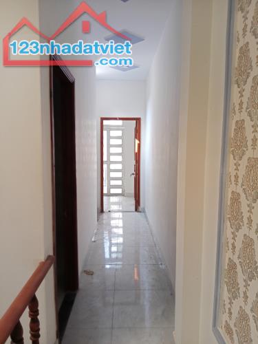 Nhà sổ riêng thổ cư 2.58 tỷ/64m2, sân ô tô, đường nhựa 6m - 4