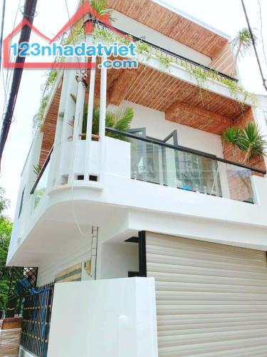Mặt tiền Mai Hắc Đế Q8 150m2 3 tầng ngang 5m đẹp thoáng ful nội thất xịn, nhỉnh 11 tỷ TL