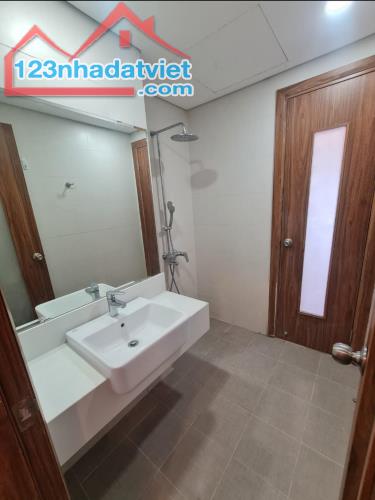 BÁN CHUNG CƯ CENTERPOINT 110 CẦU GIẤY 54M2 2PN 2WC FULL NỘI THẤT SIÊU ĐẸP GIÁ 4,1TỶ - 4