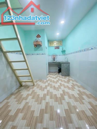 BÁN NHÀ QUẬN TÂN PHÚ, DTSD 22M2, 2 TẦNG, NHỈNH 1 TỶ.