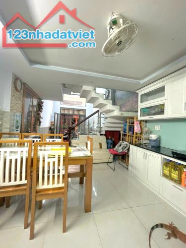 BÁN NHÀ P15 TÂN BÌNH-KHU PHÂN LÔ- PHẠM VĂN BẠCH- 4X17M- 4 TẦNG- 8.X TỶ - 3