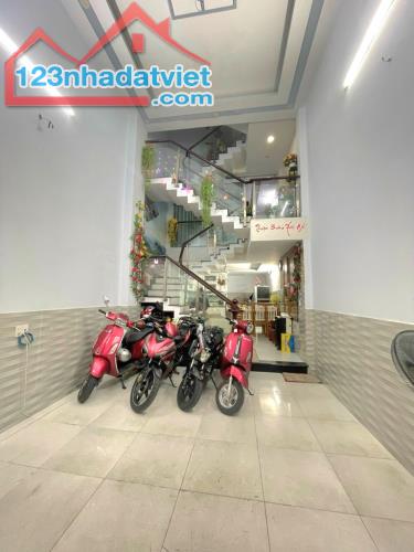 BÁN NHÀ P15 TÂN BÌNH-KHU PHÂN LÔ- PHẠM VĂN BẠCH- 4X17M- 4 TẦNG- 8.X TỶ - 4