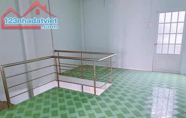 Bán gấp nhà Hóc Môn 900tr mặt tiền đường  xã Xuân Thới Đông, diện tích 94,6 m2. - 5