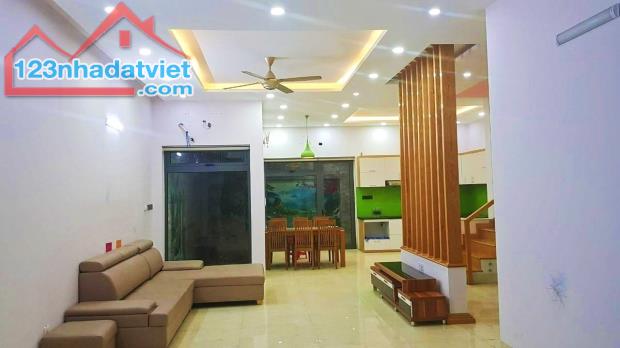 Nhà Thanh Khê,mặt tiền ra đường Trần Cao Vân,56m2 - 2 tầng - 4 ngủ, giá chưa tới 3,2 tỷ - 1