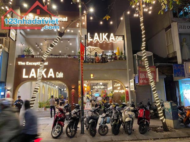Bán nhà mặt phố Vệ Hồ, Tây Hồ. 192 m2 x Mt 9,6 m. Ô tô, KD xây toà Văn Phòng cho thuê.