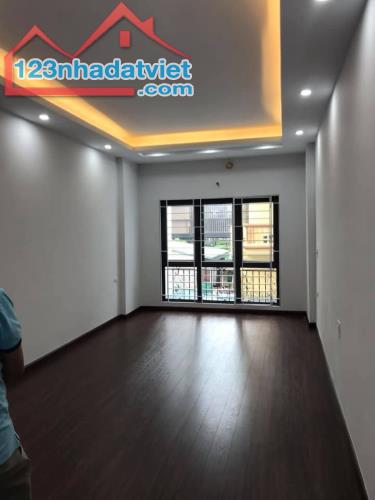 BÁN NHÀ PHỐ  8/3  QUỲNH MAI QUẬN  HAI BÀ TRƯNG – Ô TÔ ĐỖ CỬA 80M2-5T-12.2 TỶ - 1