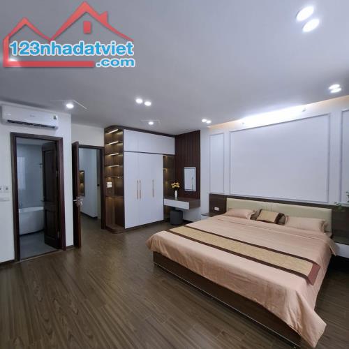 BÁN NHÀ VƯƠNG THỪA VŨ, 2 Ô TÔ ĐỖ TRONG NHÀ, 50M X 7T, M5 5,4M, THANG MÁY - 2