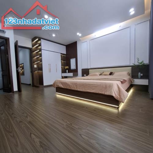 BÁN NHÀ VƯƠNG THỪA VŨ, 2 Ô TÔ ĐỖ TRONG NHÀ, 50M X 7T, M5 5,4M, THANG MÁY - 3