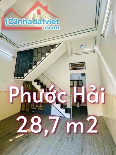 "Bán nhà 3 tầng hẻm 2,2m đường Đồng Nai, Phước Hải, Nha Trang giá 1,86t