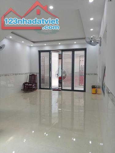 Bán nhà 1 trệt 1 lầu đường tiền Cảng,dt 5x15=75m,hẻm 5m,giá 3.75ty