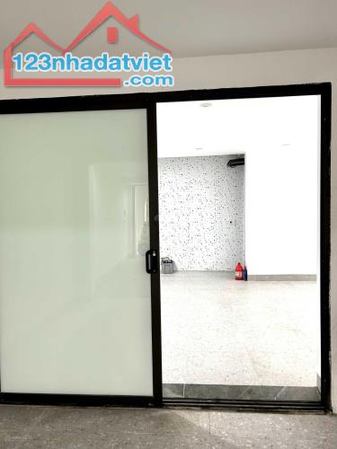 CHO THUÊ TẦNG 1  TẠI DÃY A38 GELEXIMCO LÊ TRỌNG TẤN , XÃ AN KHÁNH , HOÀI ĐƯC , HÀ NỘI  10 - 4