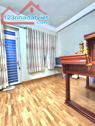 HẺM Ô TÔ SÁT MT NGAY PHẠM VĂN BẠCH-4X18M- 3 TẦNG- 7 TỶ XÍU - 2