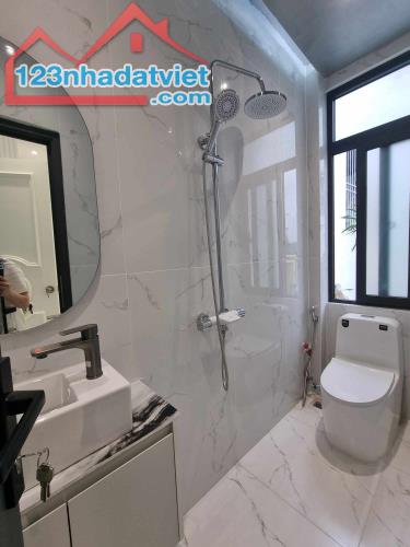 Bán nhà-Dt4x20m2-3tầng-Triệu Quốc Đạt16m-cách biển 200m-Vĩnh Hoà-Nha Trang-chỉ 5t - 4