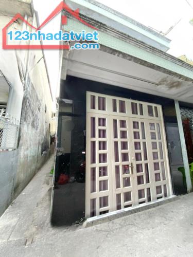 Nhà căn góc đường Phạm Thế Hiển P1Q8. 67.5m2. Giá 4,5 tỷ