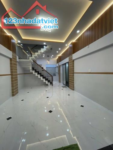 Bán Nhà Tân Hòa Đông, Phường 14, Quận 6.  DT 60m2 x 2 tầng (5 x 12). 
Giá 4.75 tỷ TL. - 1