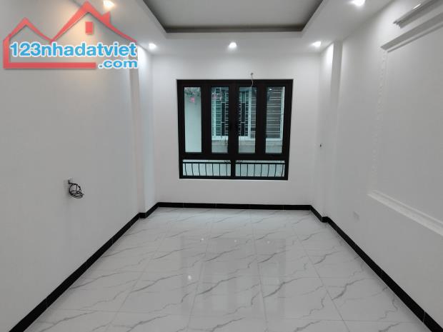 Giảm Sâu- Bán nhanh nhà Đa Sỹ 33/35m2*5 tầng, sẵn ô chờ thang máy. - 1