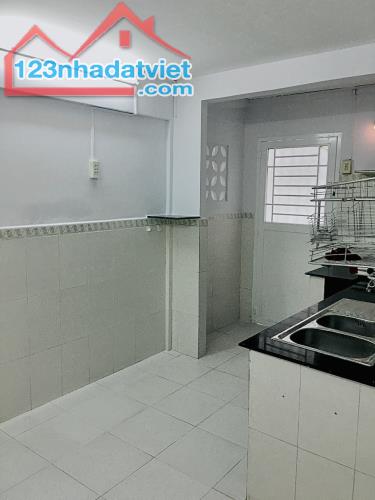 Nhà View Đẹp Hẻm 6M  Đường Phạm Thế Hiển Phường 5 Quận 8 TP HCM - 2