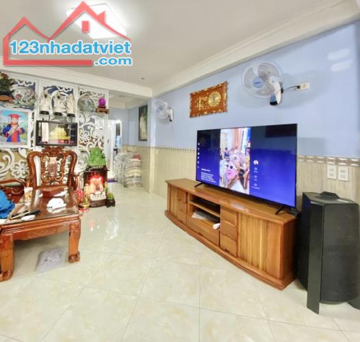 Nhà đẹp hẻm ôtô ở ngay, 3 tầng đúc, Thành Mỹ, Tân Bình, 3.8 x 15, 67m2, nhỉnh 7 tỷ TL