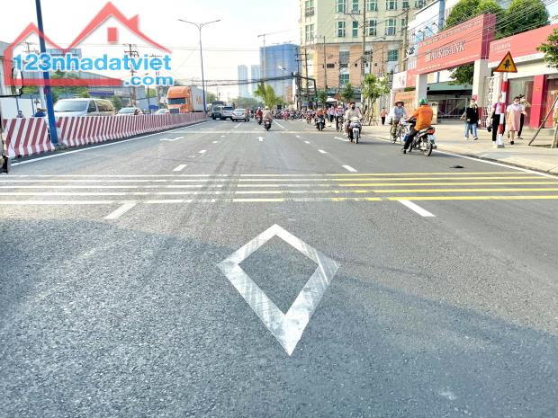 CẦN TIỀN NUÔI BÒ BÁN 2200M2 ĐẤT MT TỈNH LỘ SÁT CHỢ, TRƯỜNG HỌC DÂN ĐÔNG GIÁ 270 TR - 1