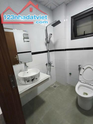 Bán nhà mỗ lao hà đông 32m2x5T, MT3,2m giá chào 5.6 tỷ.Lh:0963452836 - 5