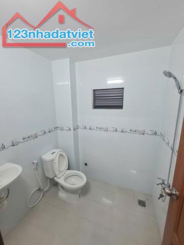 Chính chủ cho thuê nhà nguyên CĂN GÓC hẻm 428/11/3 Lũy Bán Bích, Phường Hòa Thạnh, Tân - 2