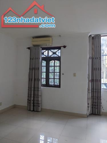 Bán nhà hẻm Phạm Văn Hai, 40m2, 1 trệt 2 lầu, BTCT, 3 pn, ở ngay, giá 5.4 tỷ (TL) - 1