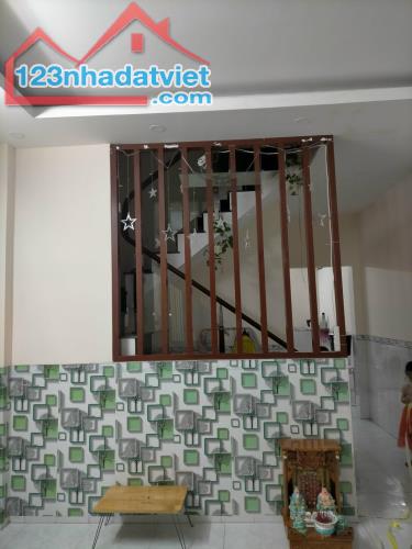 Cần bán nhà 1 Trệt 1 Lầu kiên cố, SHR thổ cư,đường xe hơi,gần Văn Hoa Villa,giá rẻ - 1