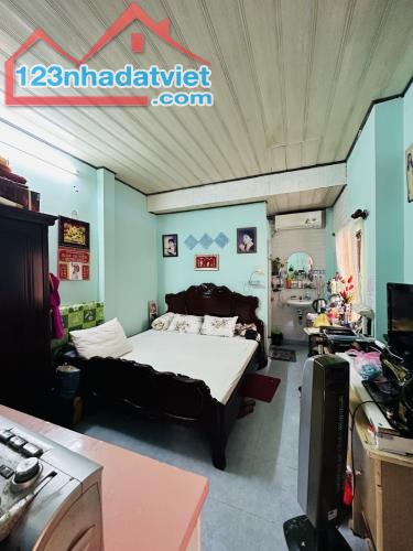 PHÚ NHUẬN - SÁT MẶT TIỀN - HXH - 46M2 - LÔ GÓC THOÁNG MÁT - 5.X TỶ - 3