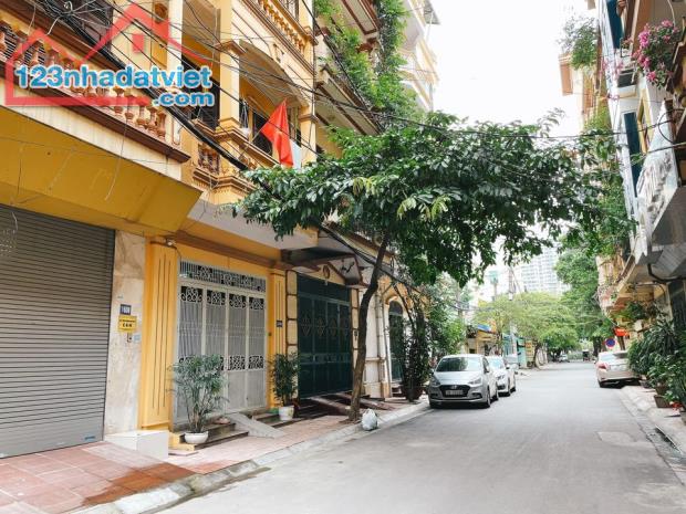 Phân Lô phố Nguyễn Sơn, 168m², Mặt Tiền 12m, Khu Vip Quan Chức, Không Gian Tuyệt Vời.