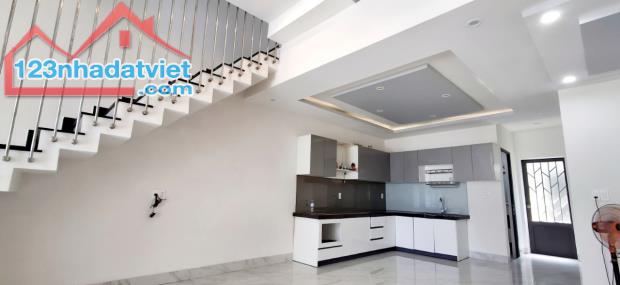 Nhà Mặt Tiền Tôn Đản 3 Tầng Mới Leng Keng, DT: 106m² ngang hơn 6m, Giá: 4.7 tỷ Cẩm Lệ.   +