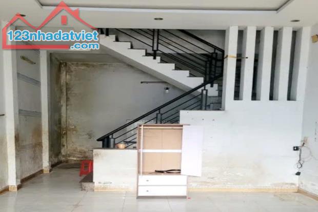 Bán nhà mặt tiền hẻm, Kênh Nước Đen, Bình Tân, 51.2 m², 4m x 12.8m