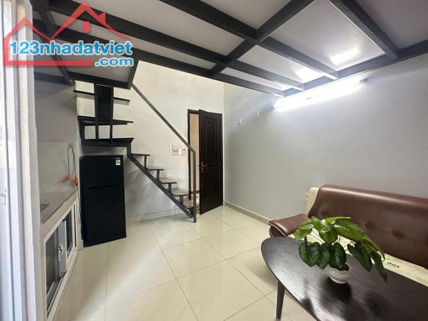 CHO THUÊ PHÒNG DUPLEX ĐẦY ĐỦ NỘI THẤT CÓ CỬA SỔ MÁY GIẶT RIÊNG GIÁ CẠNH TRANH TẠI QUẬN 7 - 1