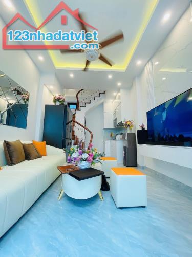 Bán nhà Trần Khát Chân, HBT 30m2x5 Tầng 3 ngủ full nội thất, Ngõ nông gần phố - 2