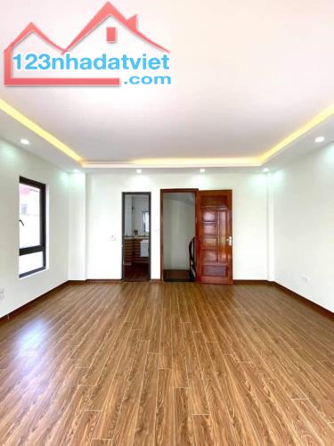 Siêu phẩm lô góc LA Tinh – 4*T 30m2. Ô tô đỗ cách 10m , 5p ra KDT đô nghĩa , giá chỉ 3tỷ15 - 4