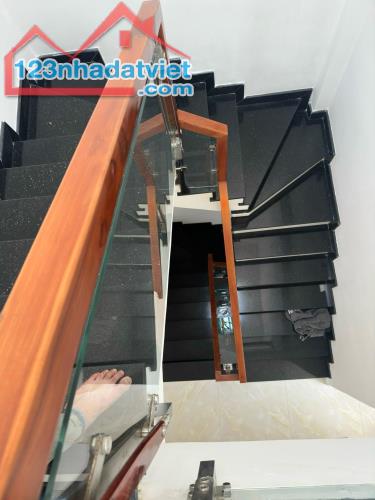 NHÀ ĐẸP ĐINH THỊ HÒA - 42M2 - 3 TẦNG - NGANG:11,5M - GẦN BIỂN - Ô TÔ TẬN CỬA - 5.1 TỶ TL - 5