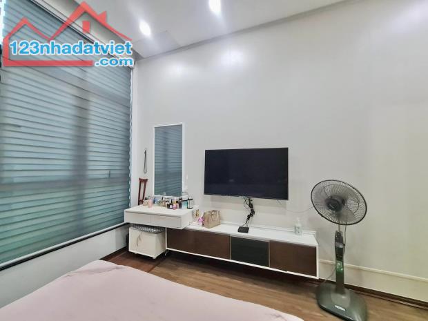 Phân Lô Vip Nguyên Hồng, Vỉa hè, Ô tô tránh, 1 nhà ra phố, dt 48.8m2, 5 tầng, Giá 21.5 tỷ. - 2