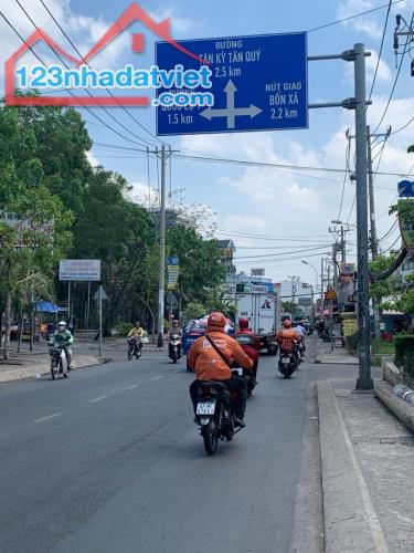 Bán nhà mặt phố Mã Lò, diện tích lớn, ngang rộng giá dự án, chính chủ lâu đời - 1