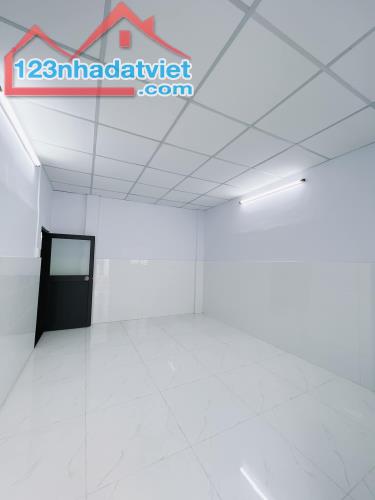 BÁN NHÀ CHÍNH CHỦ 47M2NGUYỄN THẦN HIẾN QUẬN 4 - NHỈNH 3 TỶ TL.