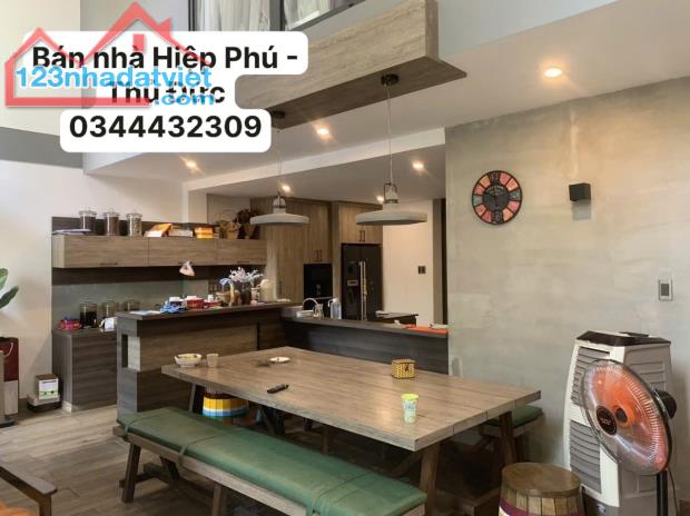 Chủ ngộp 12 tỷ — Biệt thự Hiệp Phú — Quận 9 cũ — 5 tầng thang máy — Ngang 8m - 1