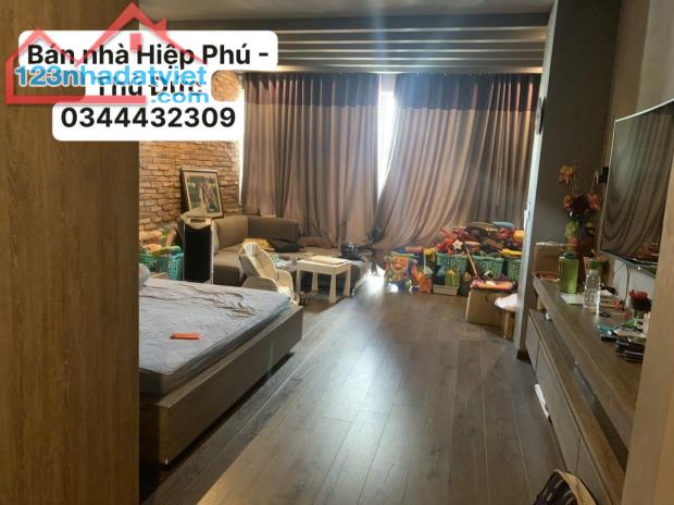 Chủ ngộp 12 tỷ — Biệt thự Hiệp Phú — Quận 9 cũ — 5 tầng thang máy — Ngang 8m - 2