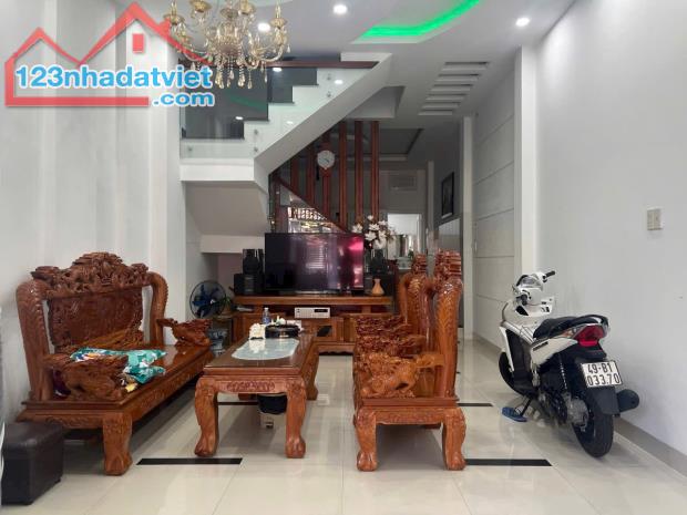 Bán nhà mặt tiền đường Nhị Hà , Phước Hoà , Nha Trang