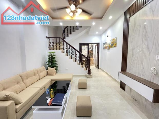BÁN NHÀ ĐẸP PHỐ TRƯƠNG ĐỊNH, 50M2, 4 TẦNG, MT 4.3M. GIÁ 7.95 TỶ