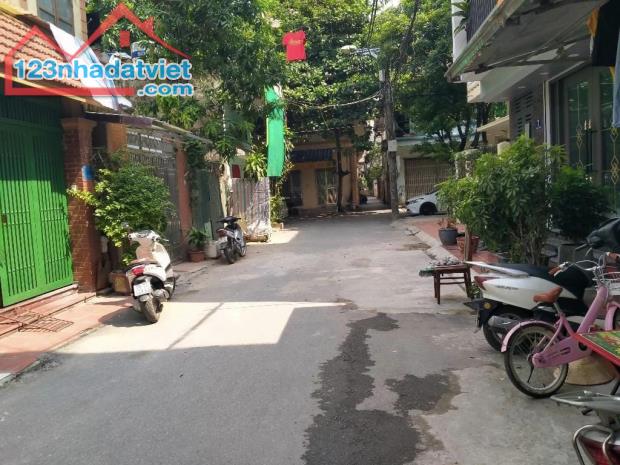 LÔ ĐẤT ĐẸP PHÂN LÔ Ô TÔ TRÁNH NGAY KHU NGÃ 5 - HÀ TRÌ DT 70M NGANG 4M