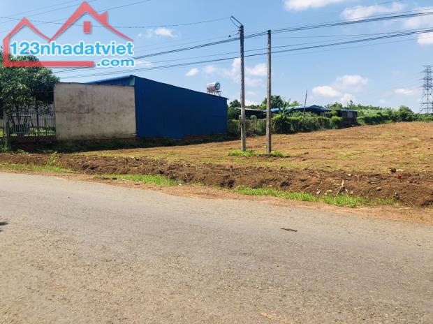 KẸT TIỀN TÔI BÁN 1000M2 ĐẤT THỔ CƯ MT ĐƯỜNG TỈNH LỘ 756 ĐỐI DIỆN KCN  CHỢ GIÁ 390 TRIỆU