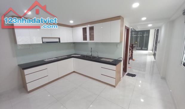 Nhà MT Lô góc Nở hậu chợ Thạnh Xuân 21 Q12, 83m2, 1 lửng, 2 lầu, 4PN, 4.5x18m, Đ.8m chỉ - 2