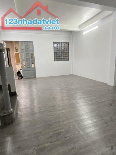 Bán nhà riêng HXH, phù hợp ở, 70m2, ngang 8m, ngay phố NGUYỄN TRỌNG TUYỂN, giá chỉ 3.7 tỷ. - 1