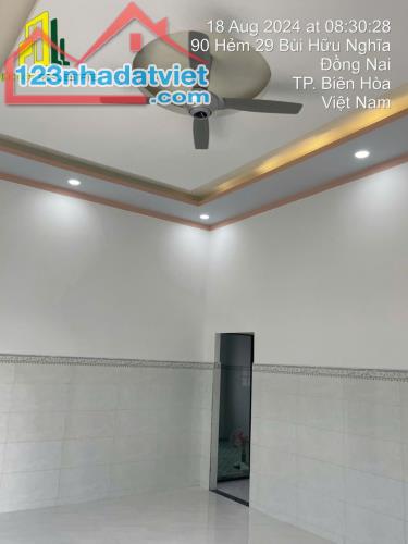 Chỉ 1,9 tỷ sở hữu nhà 85m2 góc 2 Mặt Tiền hẻm thông thoáng, SHR thổ cư, gần chợ P.Tân Vạn - 1